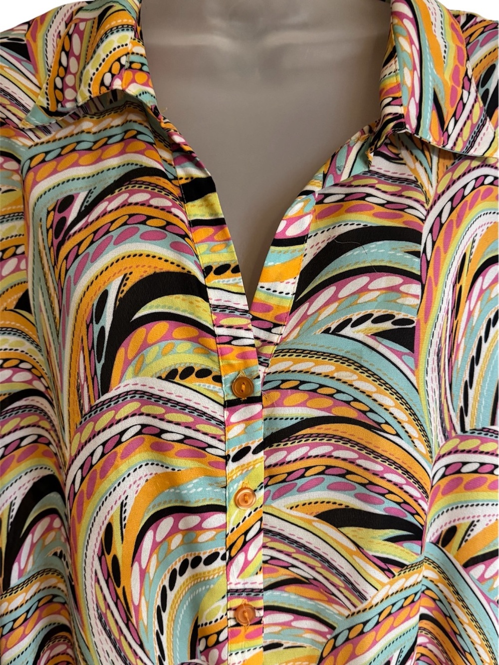 Melissa Paige GORGEOUS Multicolor Swirl Button-Front Blouse PLUS: 2X #R - Picture 2 of 8